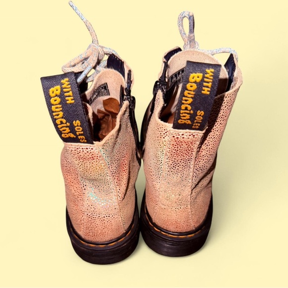 Dr Martens - Picture 4 of 5